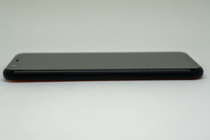 Pixel 4左側面