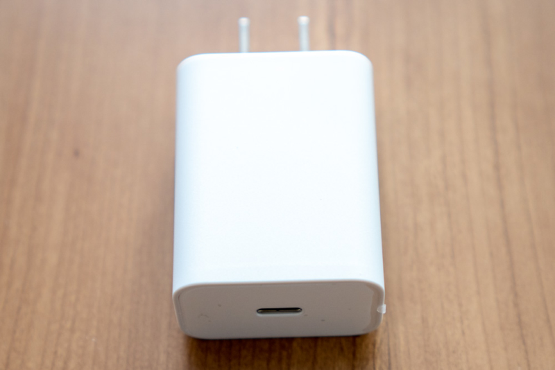 Pixel 4に付属の18W USB-C充電器