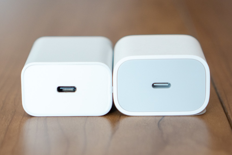 iPhone 11 Proに付属するApple USB-C 18W充電器との比較(側面)