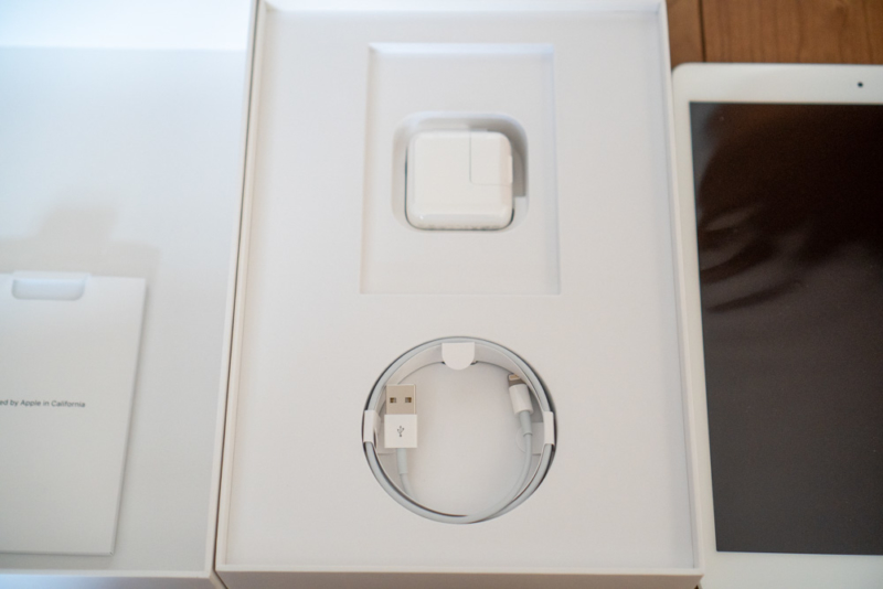 LightningケーブルとUSB充電器