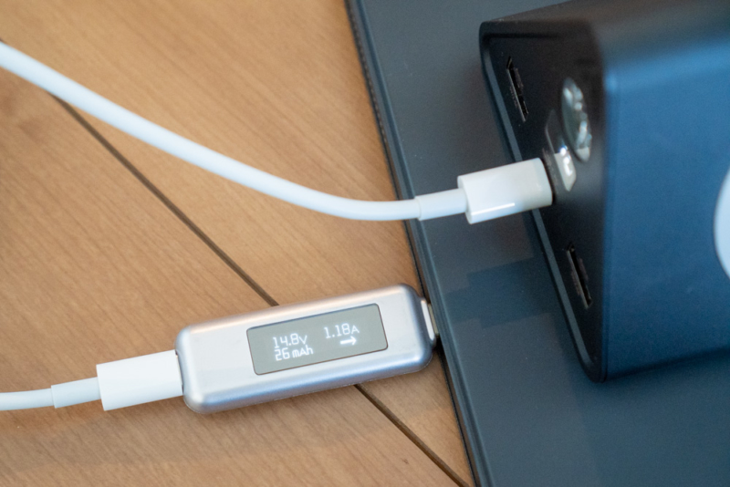 第3世代iPad Proを充電