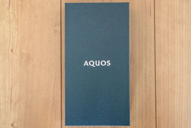 AQUOS R5Gのパッケージ2