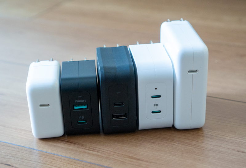 USB充電器ポート側から比較