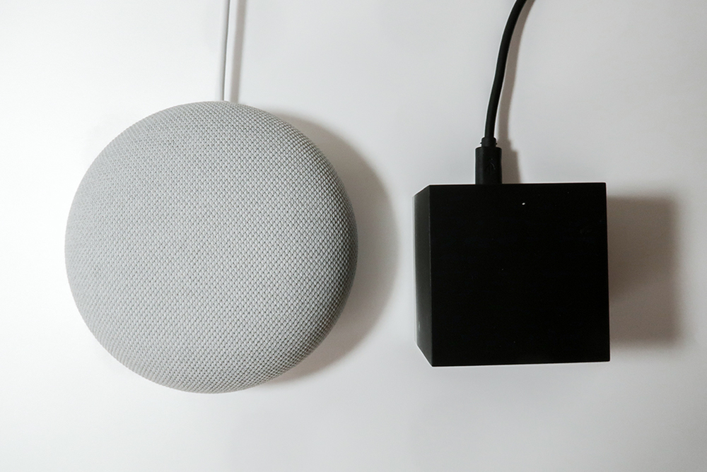 ORVIBO「Magic Cube CT-10」と「Google Nset Mini」