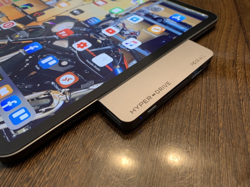 HyperDriveを装着したiPad Pro