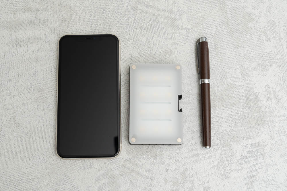 miggo PICTAR SMART LIGHT はコンパクト