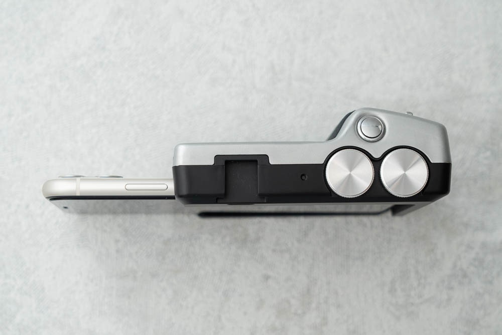 miggo PICTAR PRO Smartphone Camera Grip 厚み