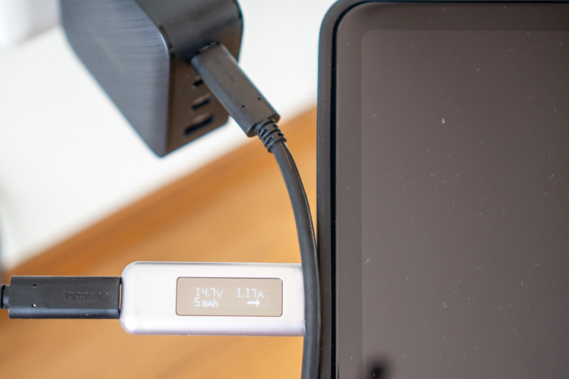 iPad Airを充電