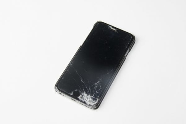 iPhone のガラス割れ