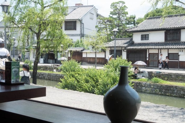 店内から美観地区を眺められる