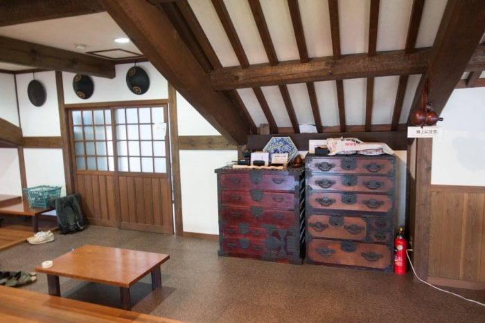 家具もレトロ