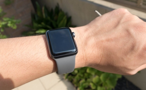 Apple WatchのApple Pay起動はサイドボタン2度押し