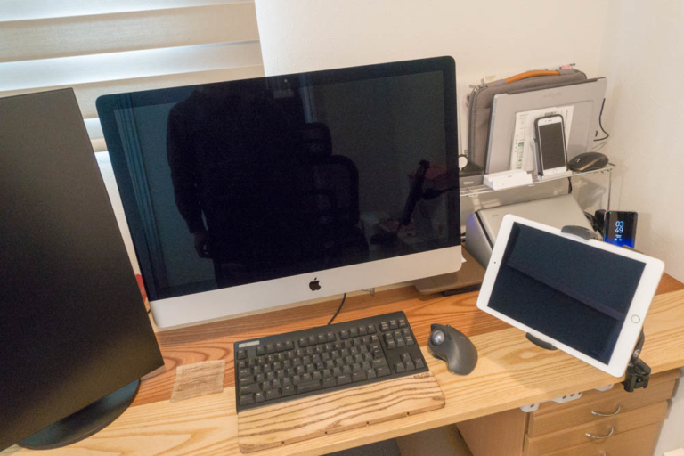 iPadを使いこなせない方におすすめの活用術。使う場所にモニターアームで固定すると便利！ | アナザーディメンション