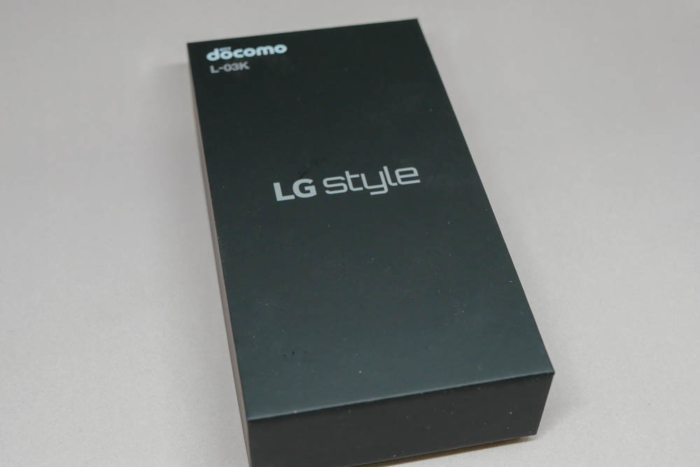 「LG style L-03K」の化粧箱