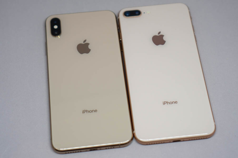 iPhone 8 Plusと比較（背面）