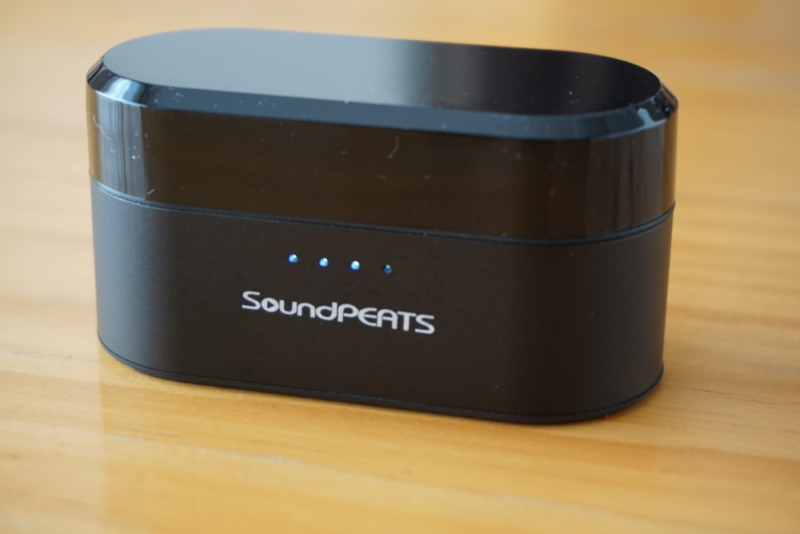 SoundPEATS(サウンドピーツ) Truengine Bluetooth イヤホン 充電ケースがフル充電状態