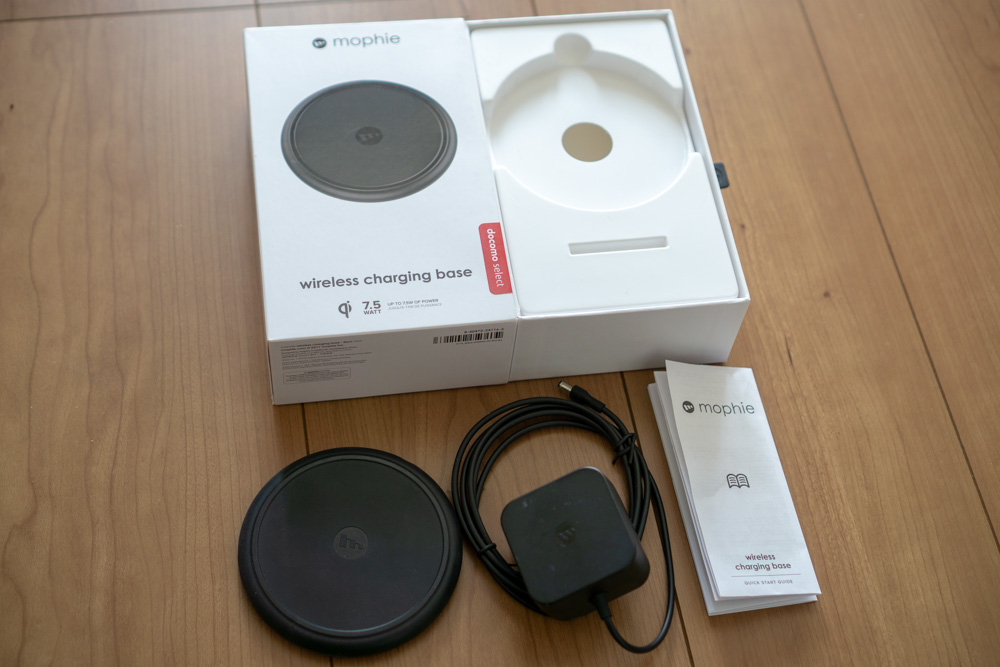 mophie wireless charging baseの同梱品