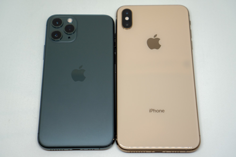 iPhone XSとiPhone 11 Proの背面比較