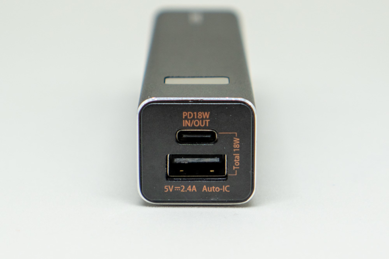 USB-CとUSB-Aのポートが1つずつ