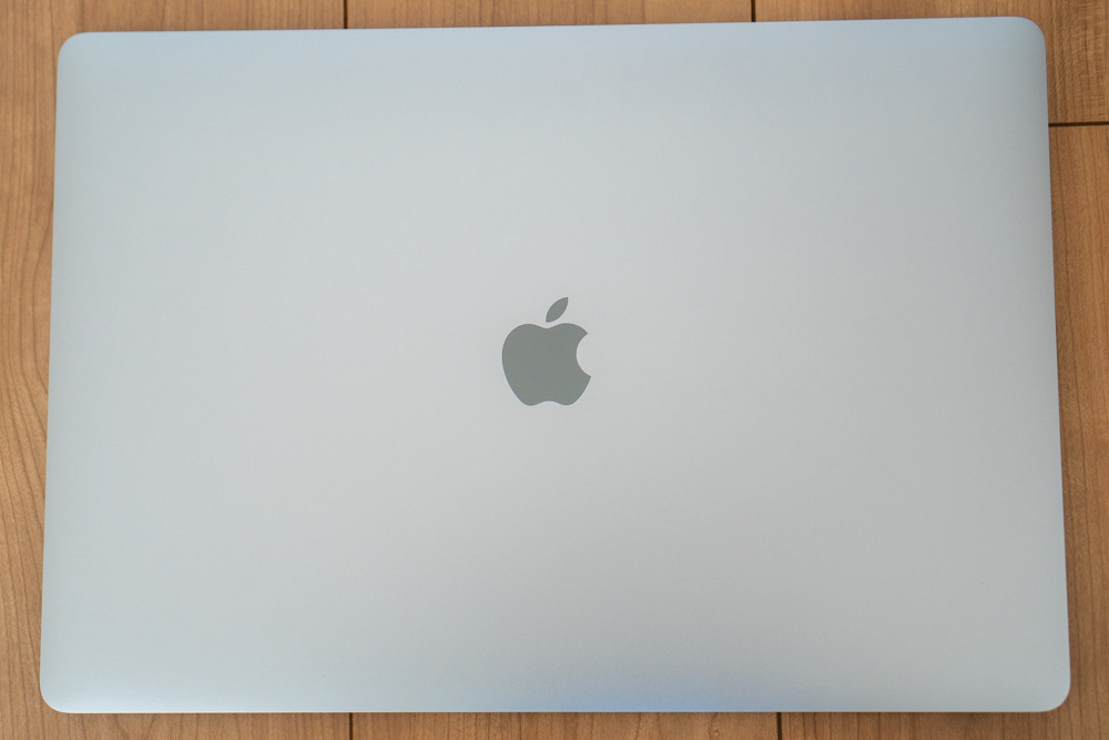 MacBook Pro 16インチ 2019購入レポート。専用GPU搭載で4Kディスプレイ3枚への出力も平気！Proならカスタマイズ必須