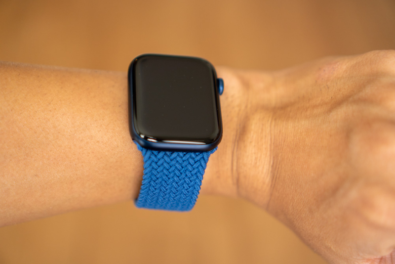 Apple Watch Series 6開封フォトレビュー。新色「ブルーアルミニウム 
