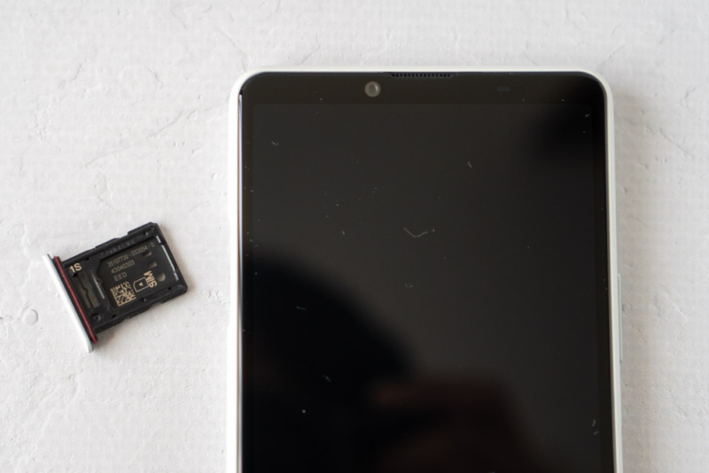 SIM・microSDカードスロット